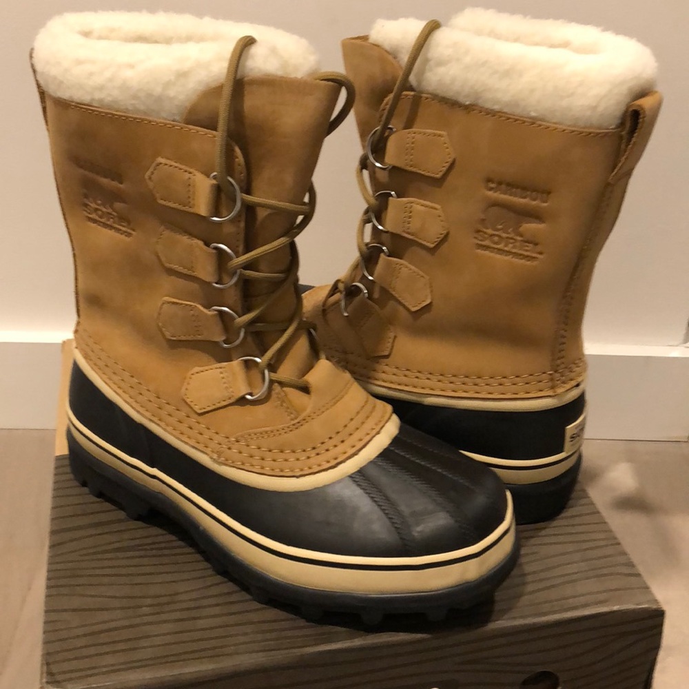 Sorel Caribou boots 7.5 buff color